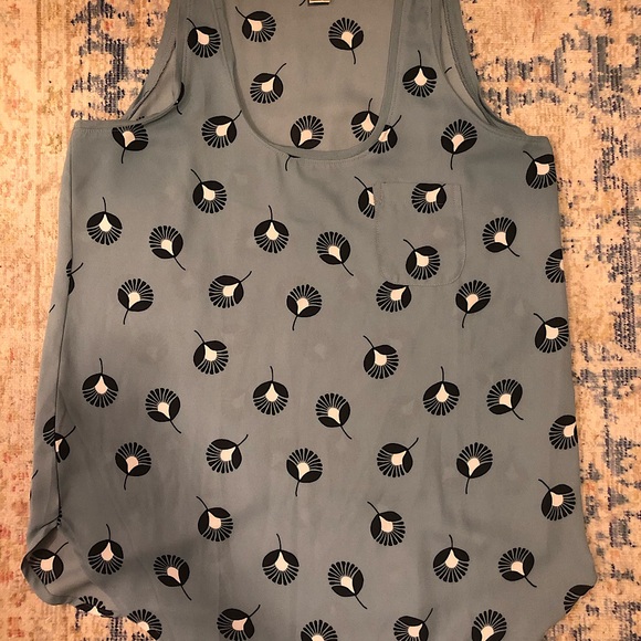 LOFT Tops - Patterned women’s tank top size S